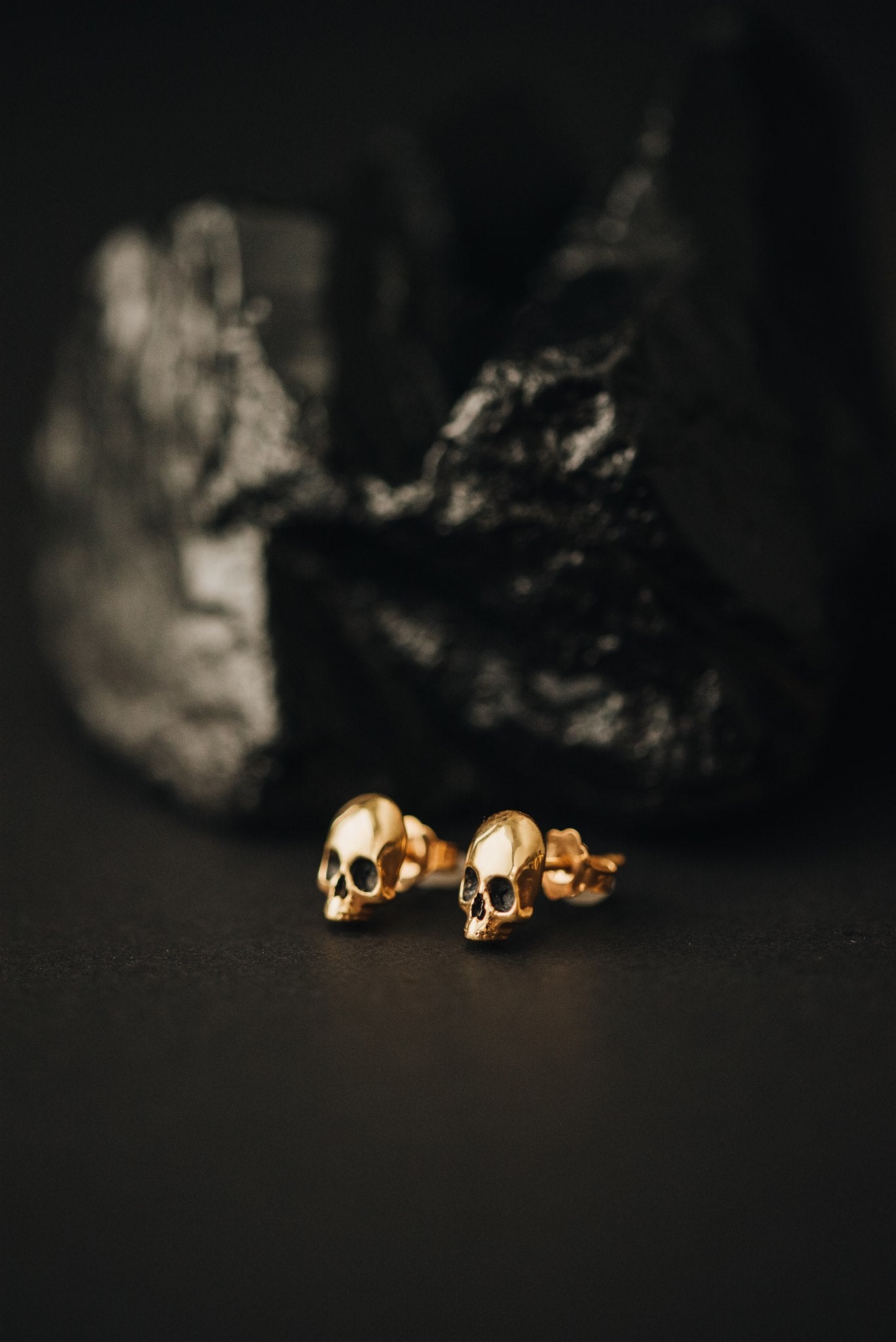 Stoned Skull Studs