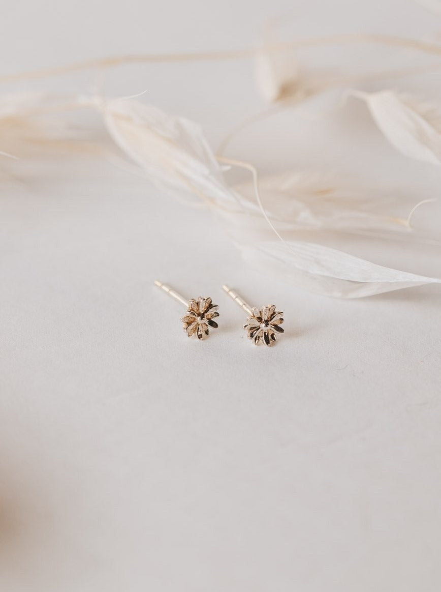 Daisy Studs